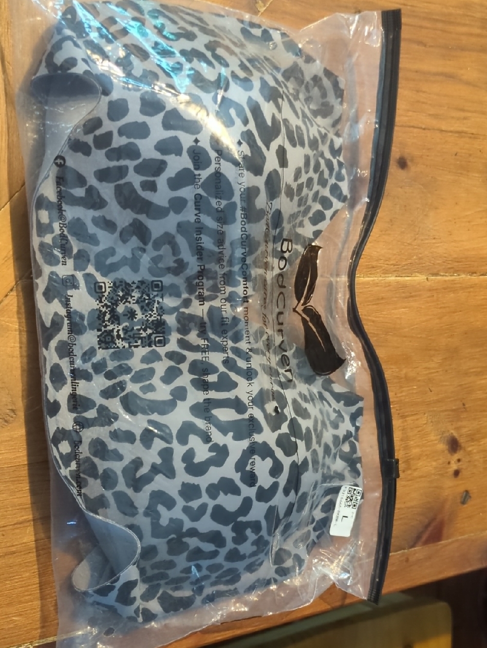Leopard Print T-shirt Bra in Light Gray and Black